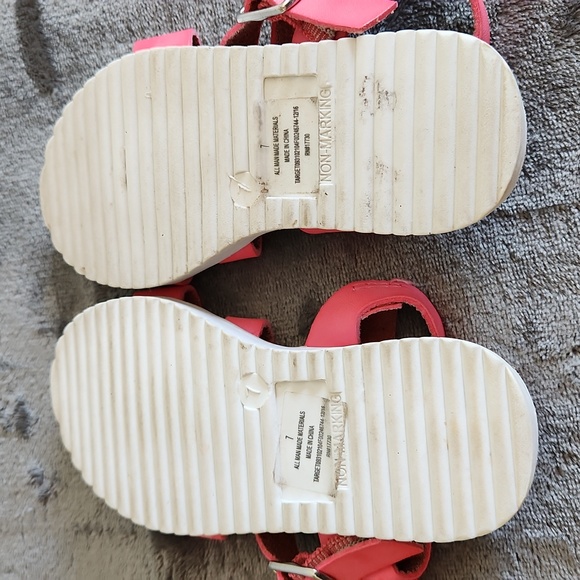 Cat & Jack, Girl's, Sz 7, Sandle, Salmon Color, 2 Buckles Adjustable - Picture 7 of 9